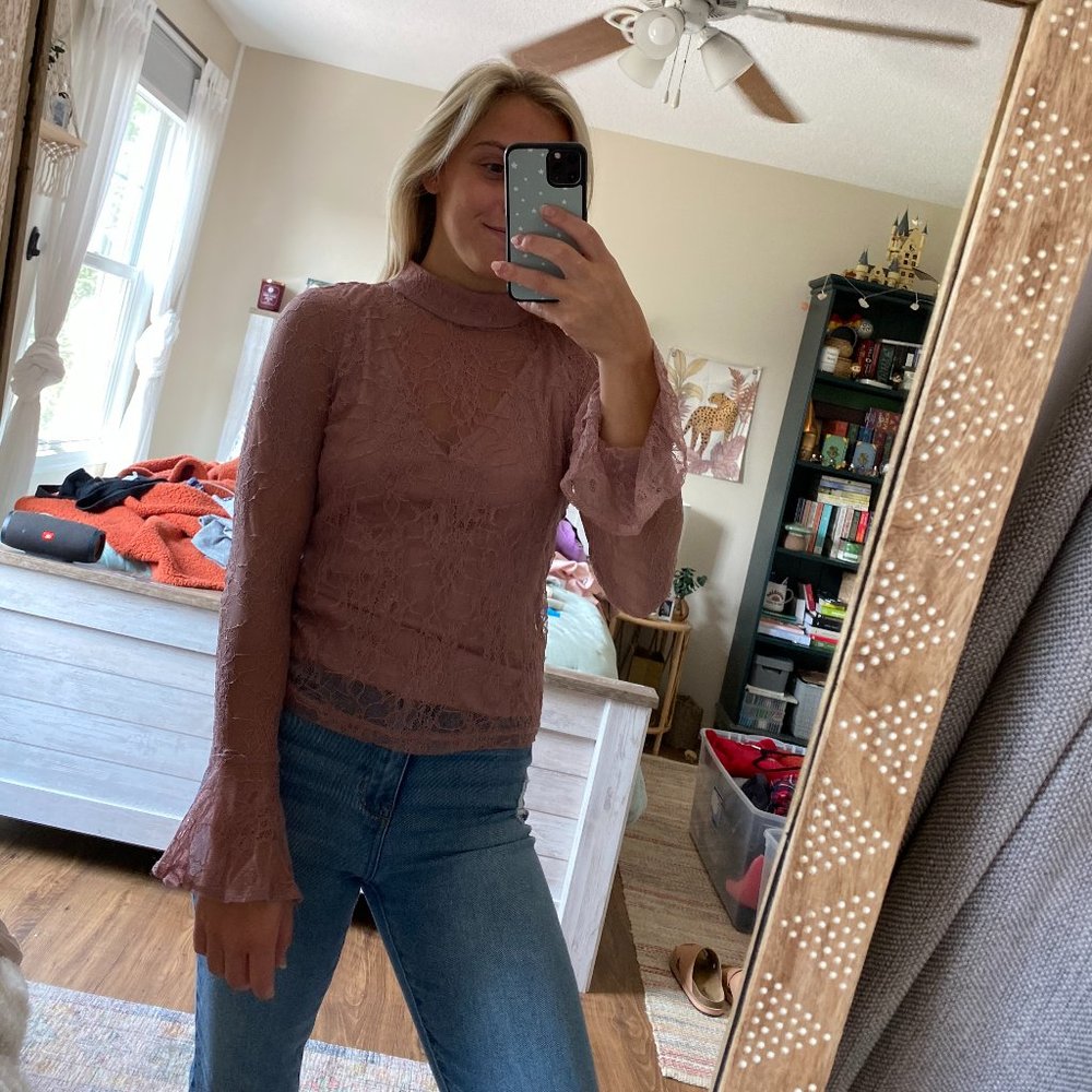 💖 3 for $35 Forever 21 Purple Lace Long Sleeve